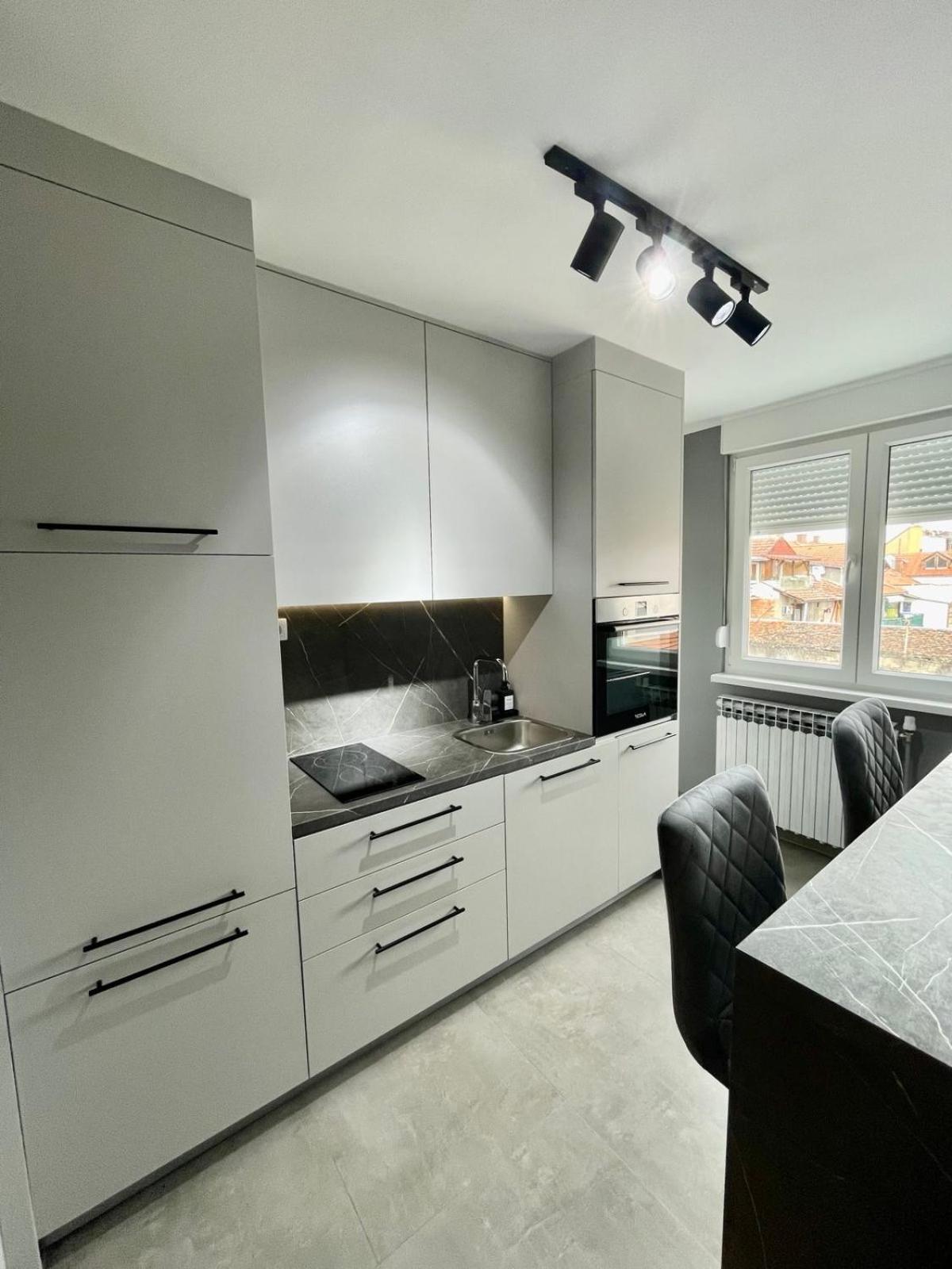 Apartman Loft 72 슬라본스키브로드 외부 사진